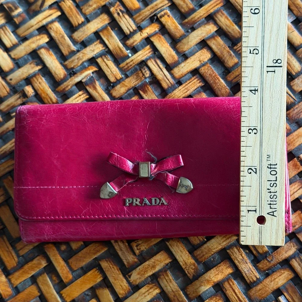Prada Leather 2010s Pink Bow Wallet Classic Feminine OS Luxury